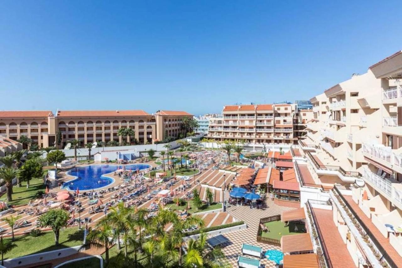 Two Bedroom Apartment In Beachfront Complex With Pool In Playa De Las Americas. Екстер'єр фото